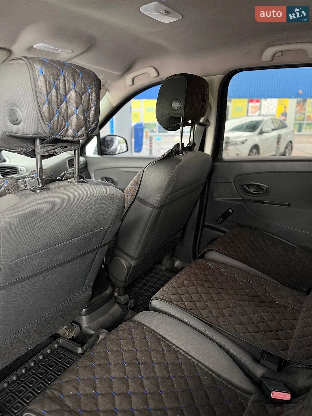 2010 Renault Scenic - мініатюра 17