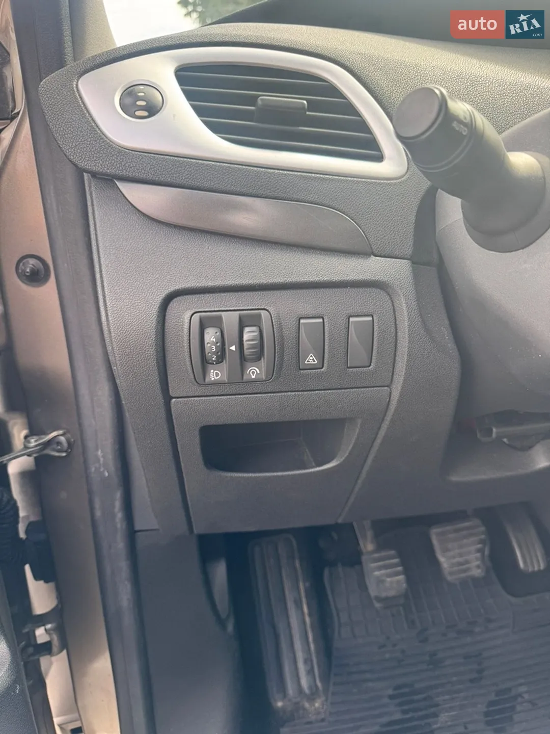 2010 Renault Scenic - мініатюра 14
