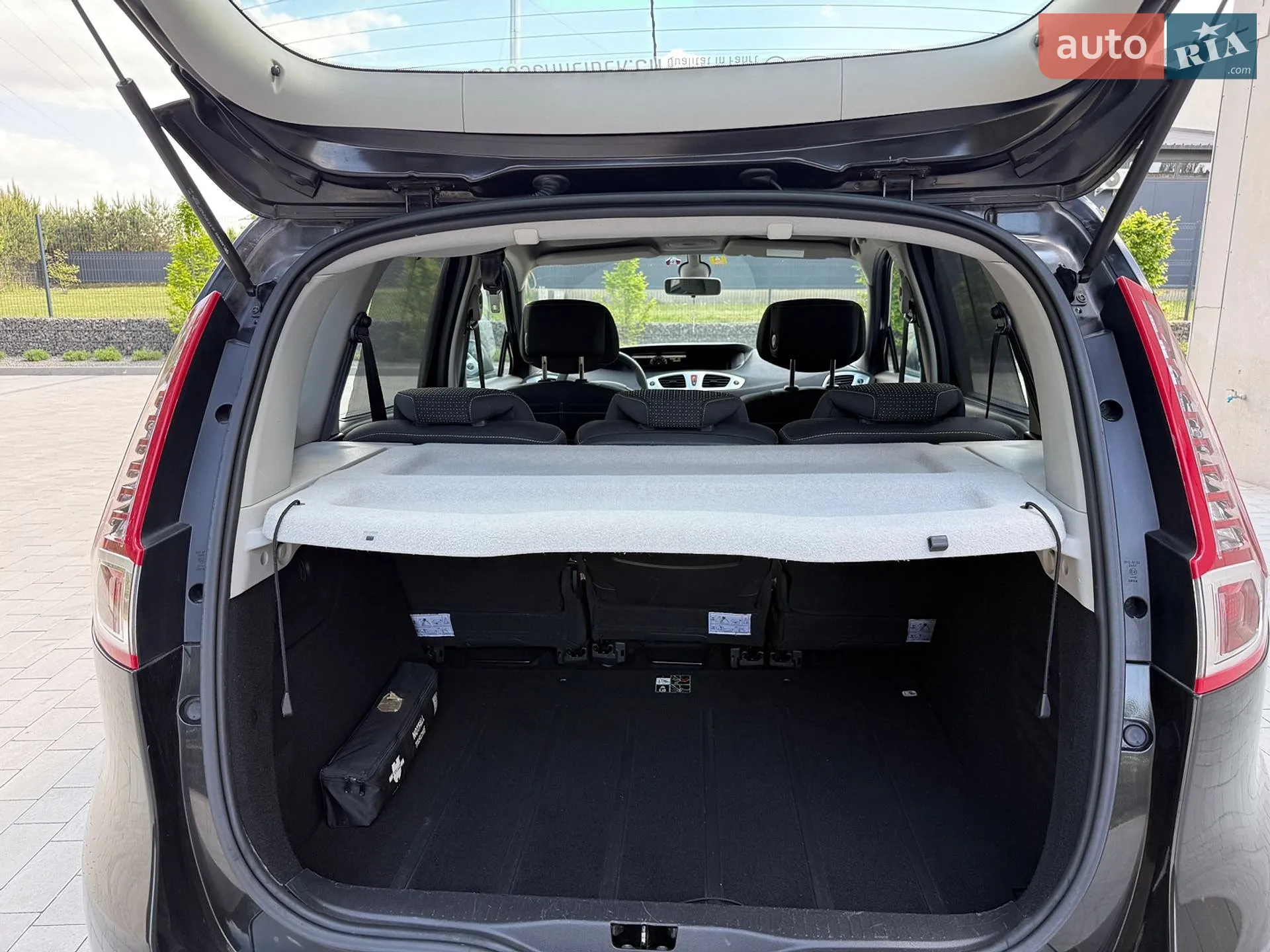 2010 Renault Scenic - мініатюра 19