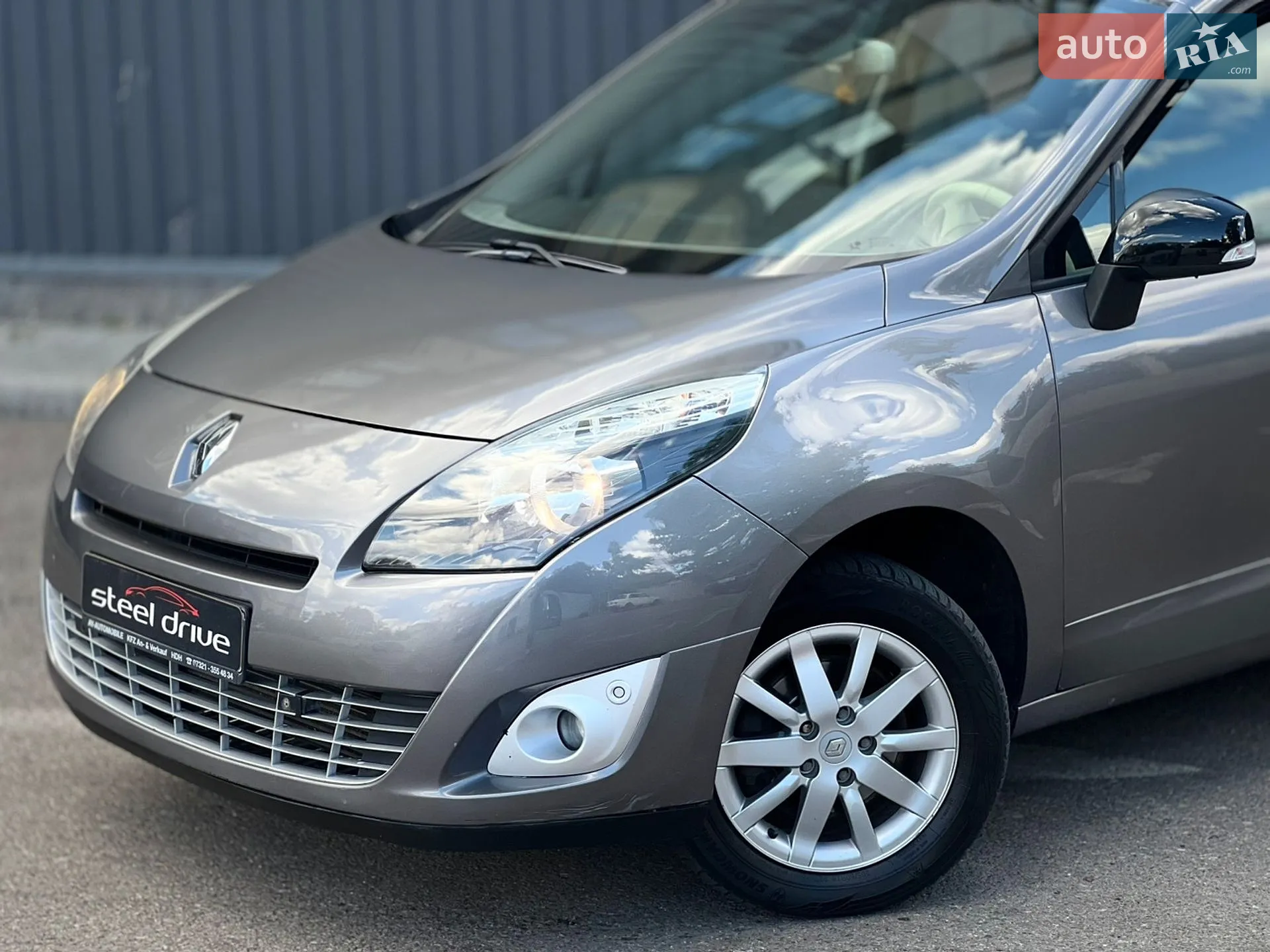 2011 Renault Scenic - фото 1