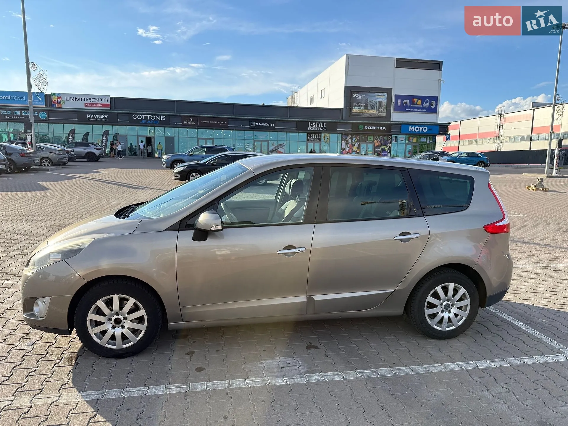 2010 Renault Scenic - мініатюра 6