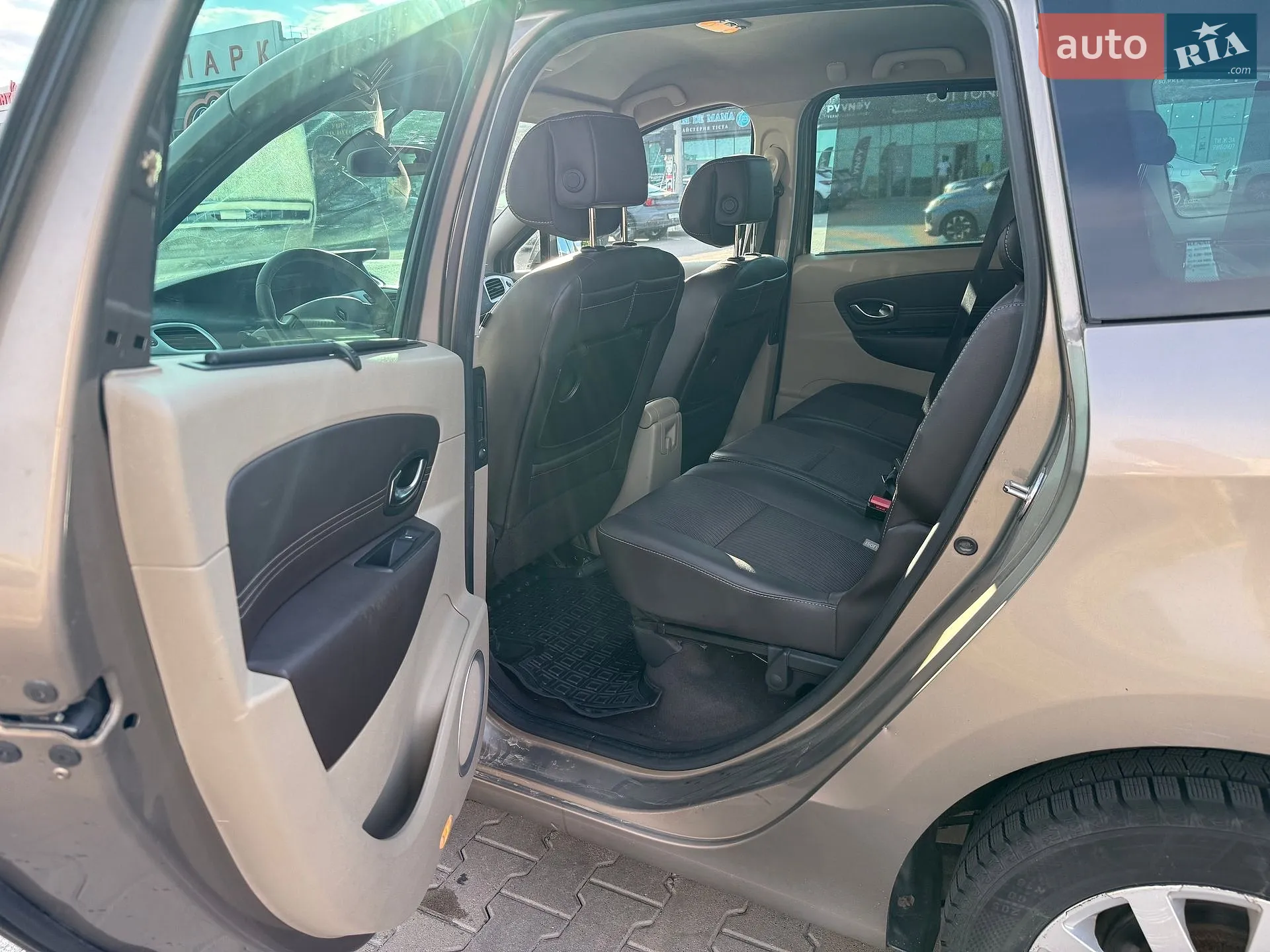 2010 Renault Scenic - мініатюра 18