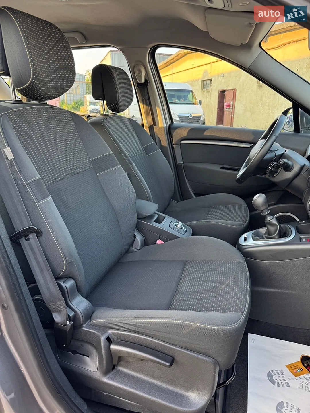2010 Renault Scenic - мініатюра 4