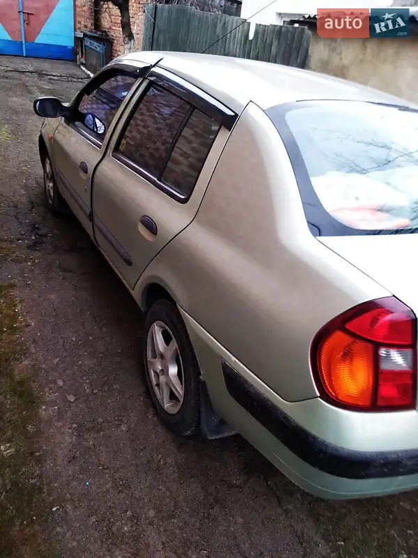 Renault Symbol 2004