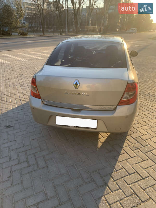 Седан Renault Symbol 2010 в Запорожье