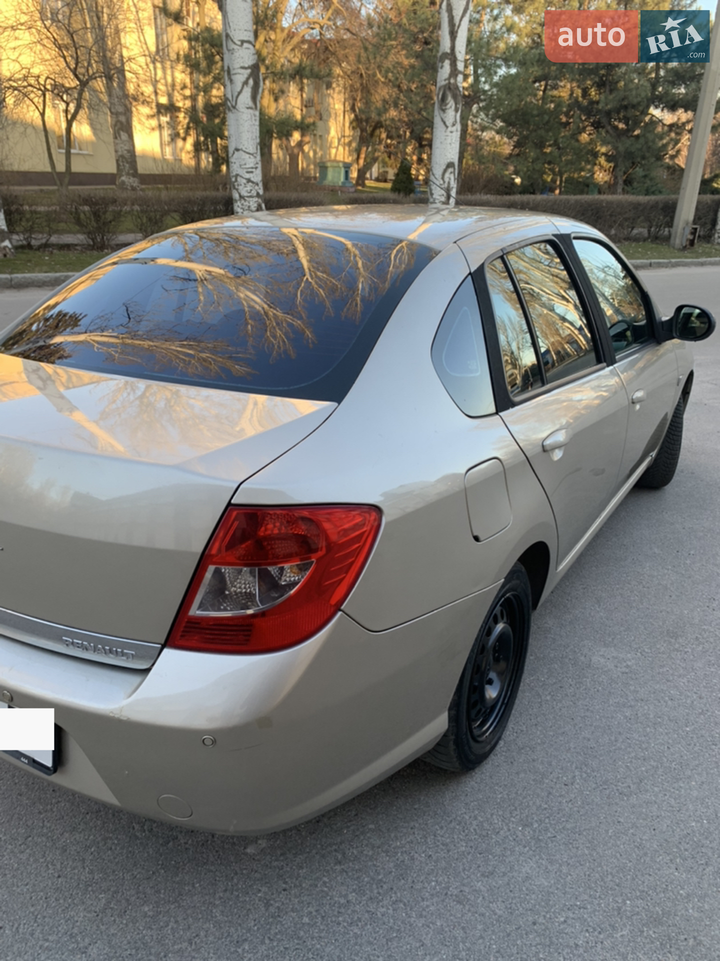 2010 Renault Symbol - мініатюра 11