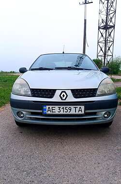 Седан Renault Symbol 2004 в Томаковке
