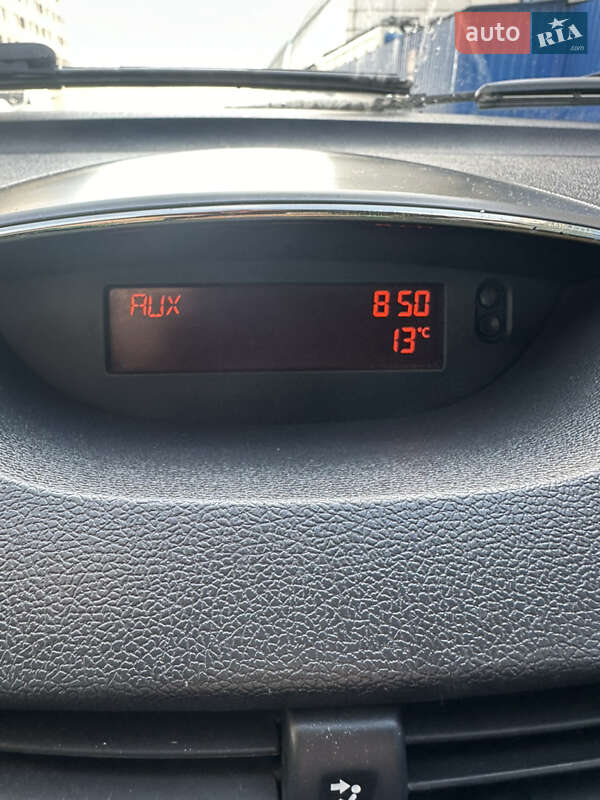 Седан Renault Symbol 2011 в Киеве