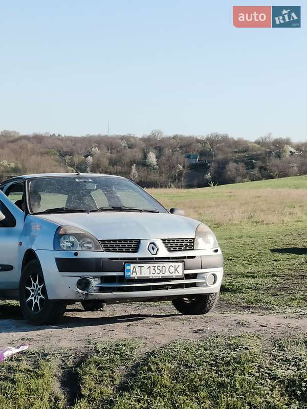 Седан Renault Symbol 2004 в Черновцах
