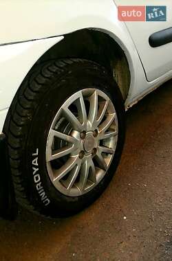 Седан Renault Symbol 2002 в 