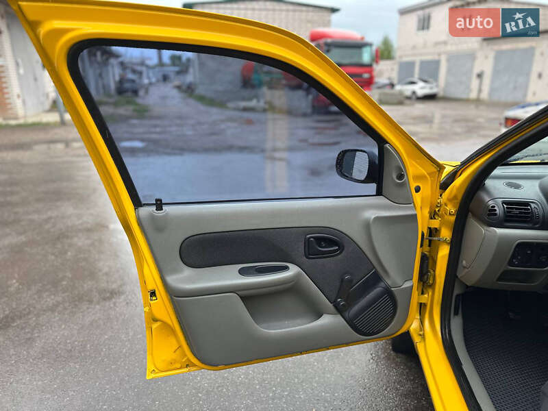 Седан Renault Symbol 2005 в Білій Церкві