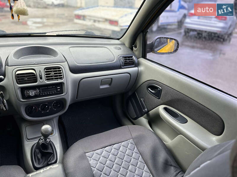 Седан Renault Symbol 2005 в Білій Церкві