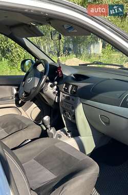 Седан Renault Symbol 2010 в 