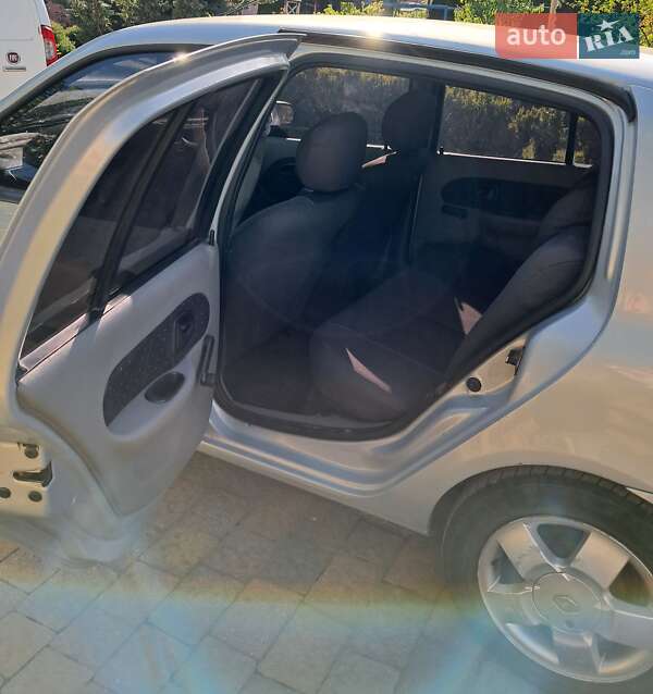 Седан Renault Symbol 2003 в Шептицькому
