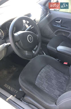 Седан Renault Symbol 2011 в 