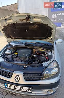 Седан Renault Symbol 2002 в 