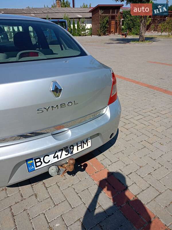 Седан Renault Symbol 2012 в Золочеве