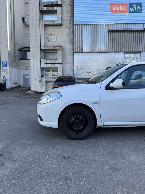 Седан Renault Symbol 2010 в Києві