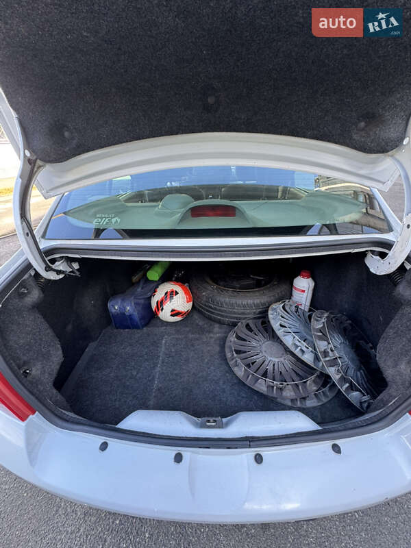 Седан Renault Symbol 2010 в Києві