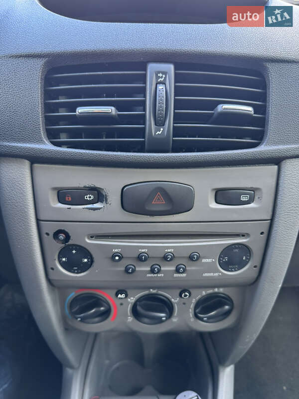 Седан Renault Symbol 2010 в Києві