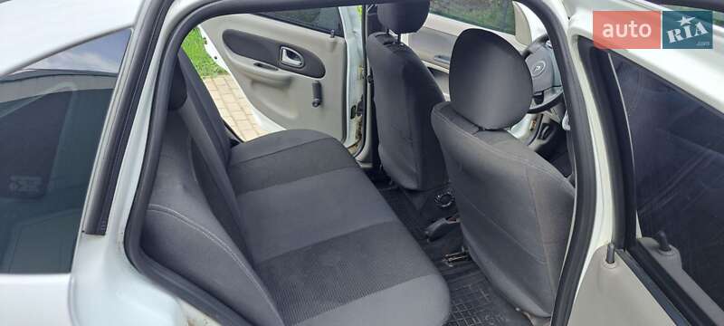 Седан Renault Symbol 2012 в Миргороде