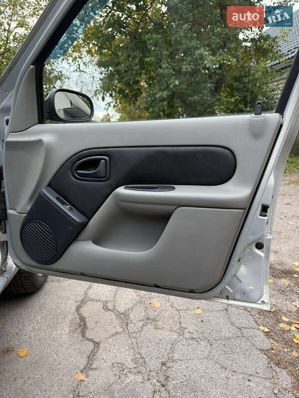 Седан Renault Symbol 2004 в Кременчуці фото 31 Седан Renault Symbol 2004 в Кременчуці