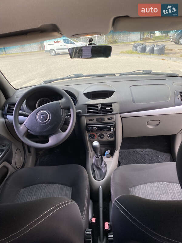 Седан Renault Symbol 2010 в Львове