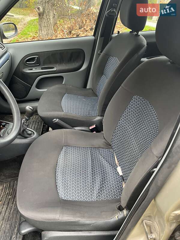 Седан Renault Symbol 2008 в Запорожье фото 4 Седан Renault Symbol 2008 в Запорожье