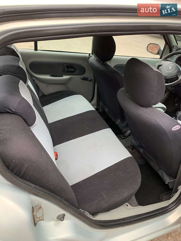 Седан Renault Symbol 2004 в Кременчуці