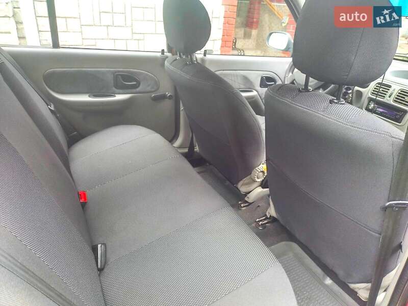 Седан Renault Symbol 2003 в Хусте фото 13 Седан Renault Symbol 2003 в Хусте