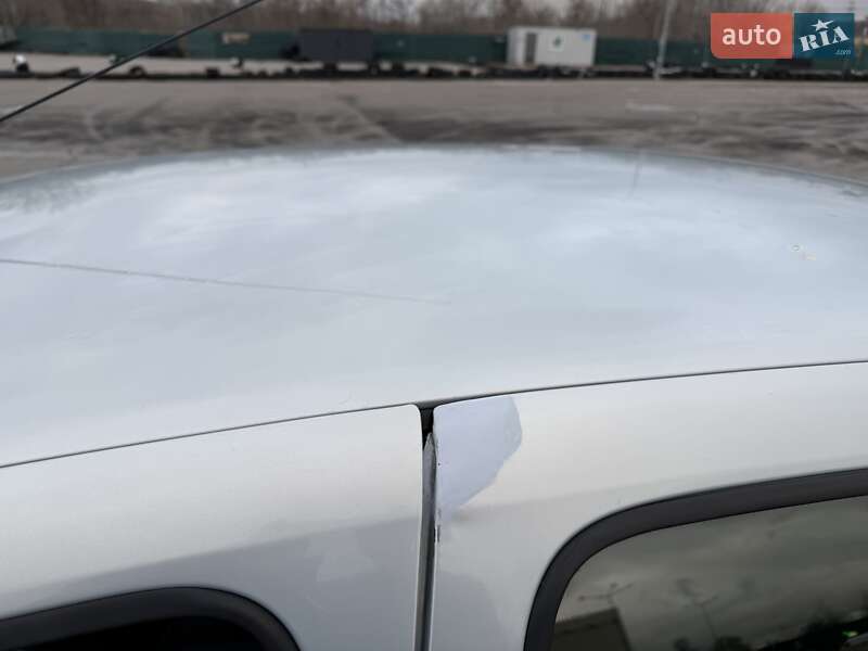 Седан Renault Symbol 2003 в Киеве фото 12 Седан Renault Symbol 2003 в Киеве