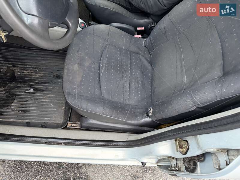 Седан Renault Symbol 2003 в Киеве фото 20 Седан Renault Symbol 2003 в Киеве