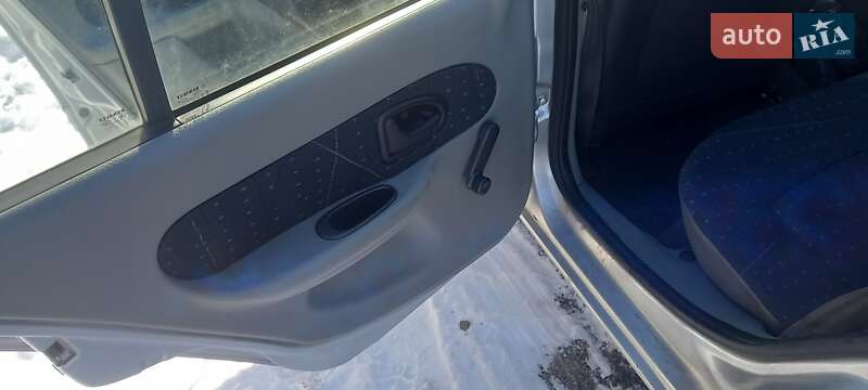 Седан Renault Symbol 2004 в Олевске фото 8 Седан Renault Symbol 2004 в Олевске