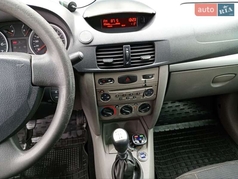 Седан Renault Symbol 2011 в Киеве фото 15 Седан Renault Symbol 2011 в Киеве