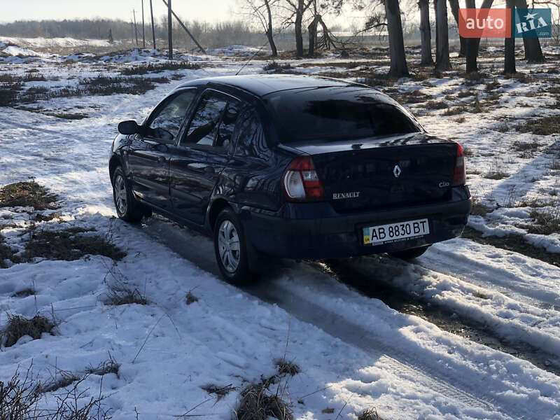 Седан Renault Symbol 2004 в Києві