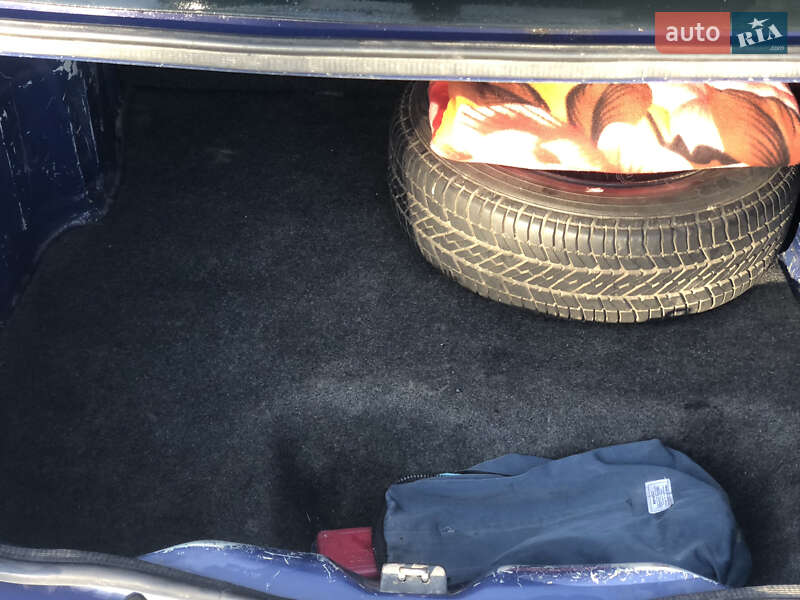 Седан Renault Symbol 2004 в Києві