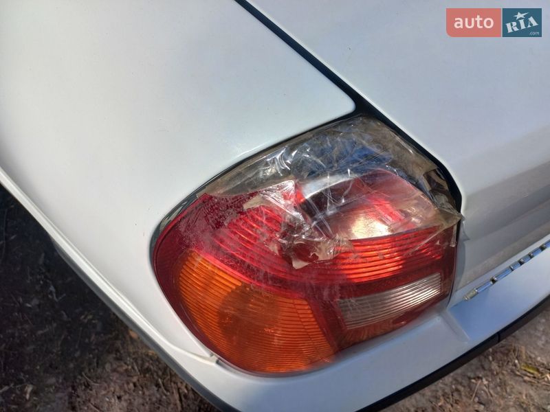 Седан Renault Symbol 2004 в Києві