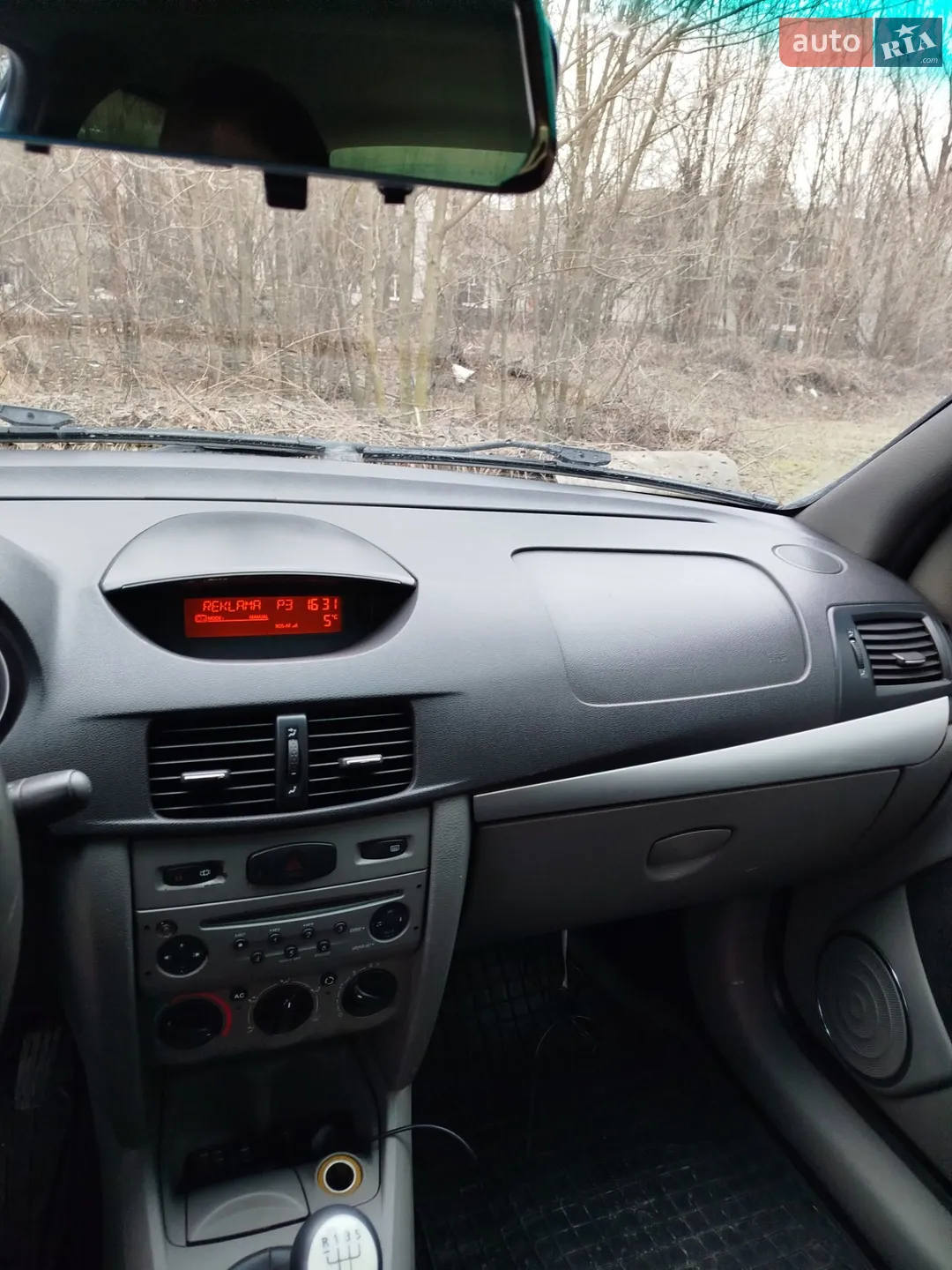 2010 Renault Symbol - мініатюра 3