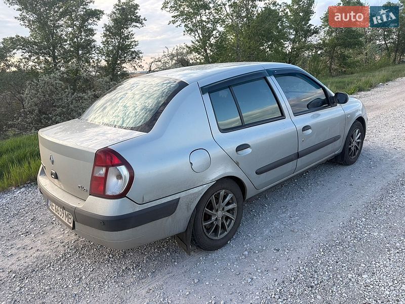 Седан Renault Symbol 2004 в Днепре