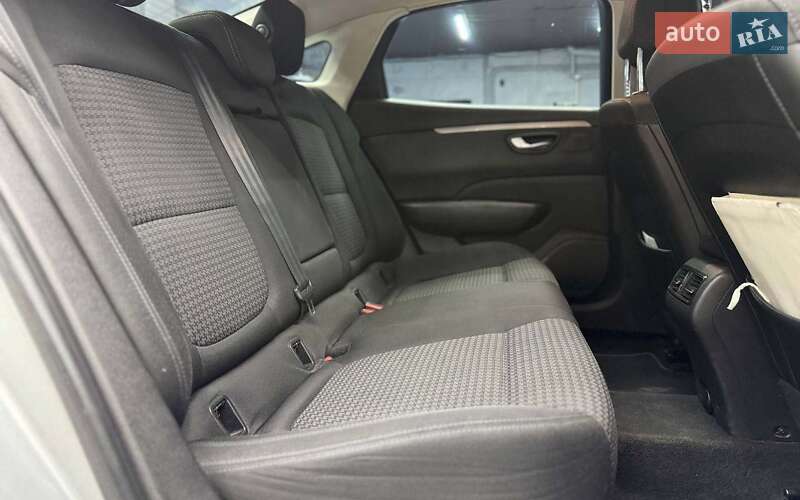 Седан Renault Talisman 2015 в Чернівцях