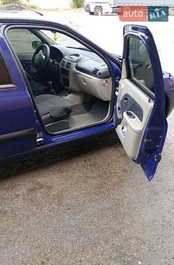 Седан Renault Thalia 2004 в 