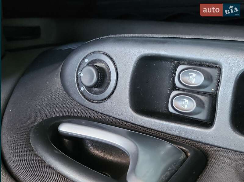 Седан Renault Thalia 2009 в Одессе