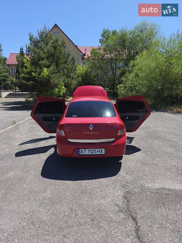 Седан Renault Thalia 2012 в Долині
