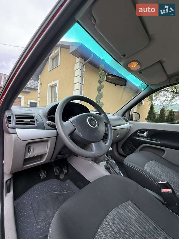 Седан Renault Thalia 2009 в Косове