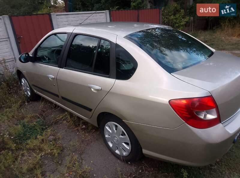 Седан Renault Thalia 2009 в Коломые