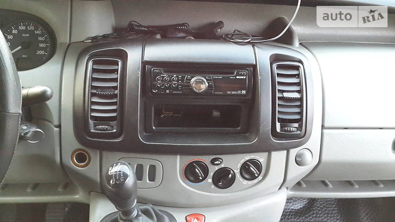 Renault Trafic груз.-пасс. LONG 100