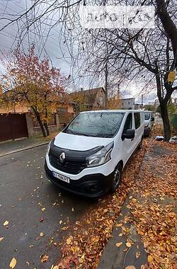 Легковой фургон (до 1,5 т) Renault Trafic груз.-пасс. 2016 в Киеве