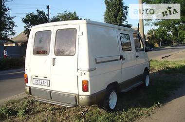 Минивэн Renault Trafic 1988 в Вознесенске