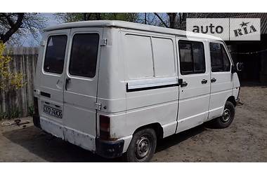 Грузопассажирский фургон Renault Trafic 1987 в Здолбунове