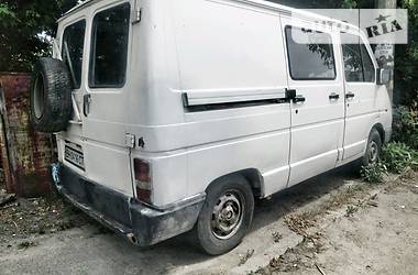 Грузопассажирский фургон Renault Trafic 1993 в Киеве